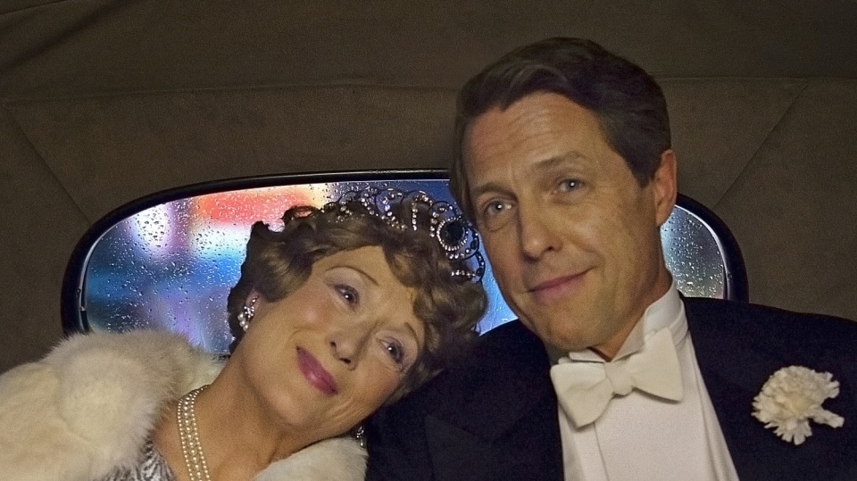 Meryl Streep a Hugh Grant ve filmu Božská Florence